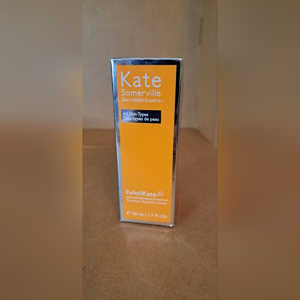 ExfoliKate, intensive exfoliating treatment, exclusive for FFF.